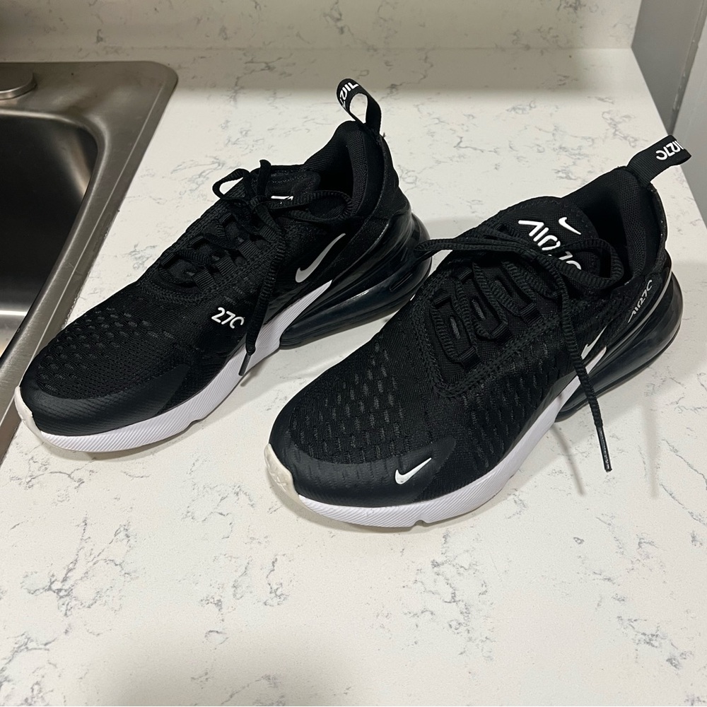 Nike Air Max 270 Black and White Women’s Sneakers - Picture 2 of 12